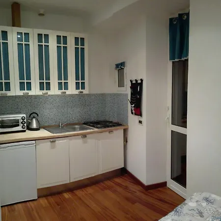 Casa Ligure Con Aria Condizionata, 6 Posti Letto * Sanremo